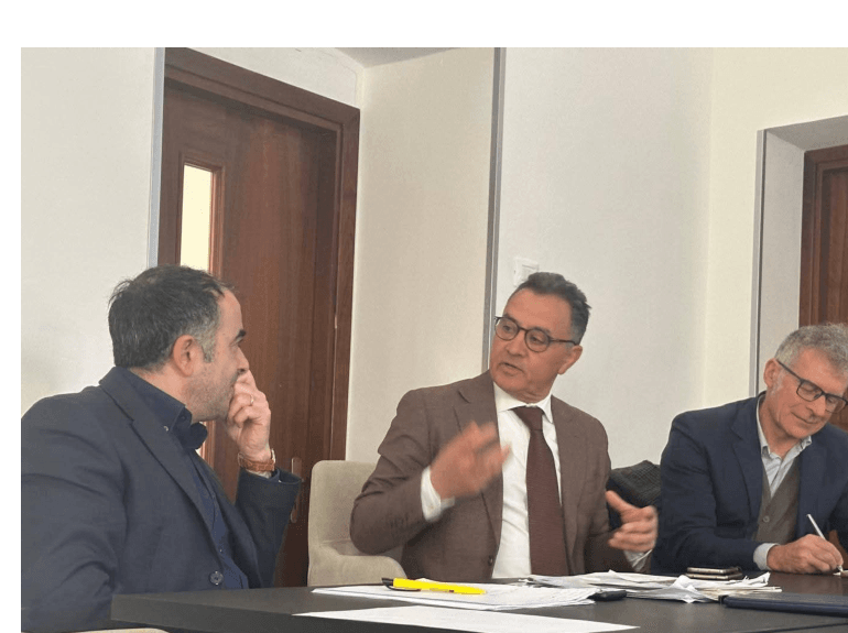Foto dell'incontro tecnico di Stalettì su sentieri, cammini e ciclovie